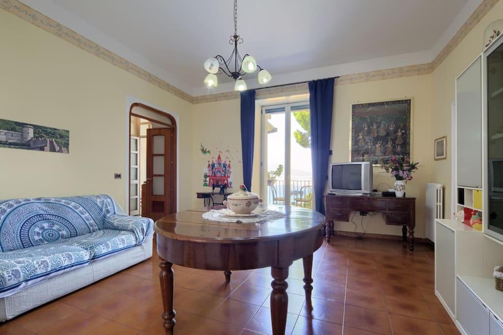 Casa Panoramica Apartment Castellammare di Stabia Exterior photo